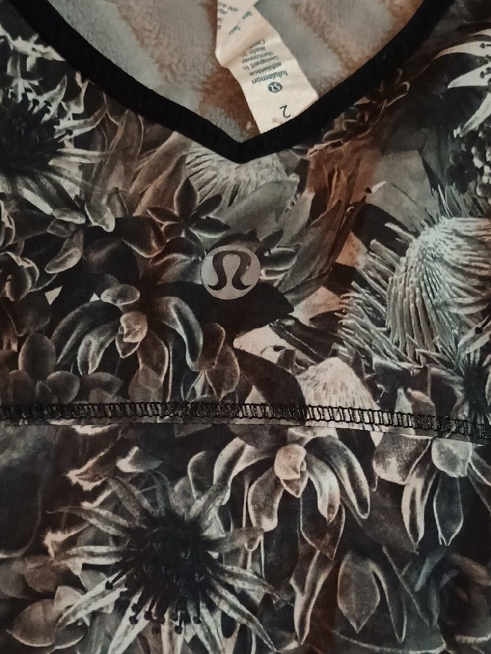 Lululemon Tank - Picture 4 of 4